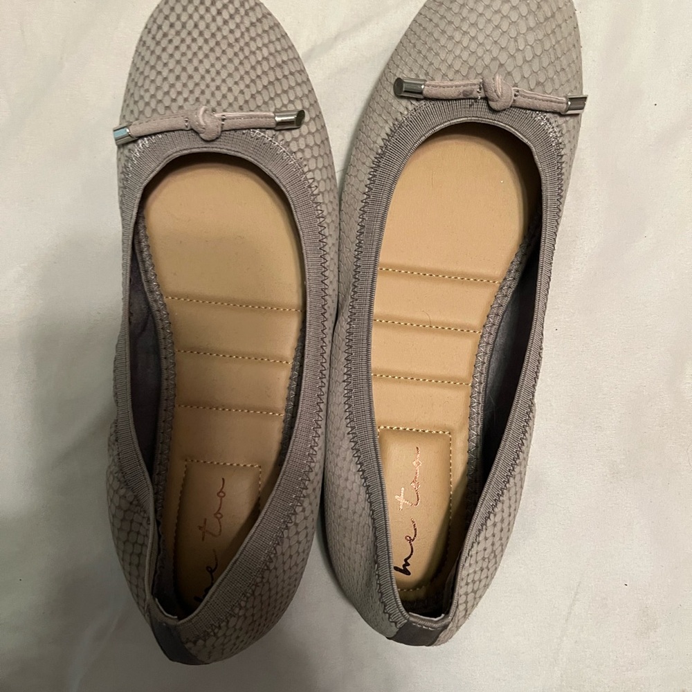 Me Too Women's Gray Ballet Flats